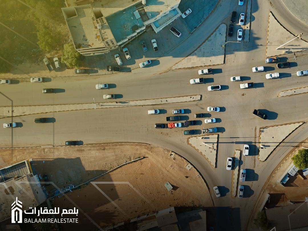 أرض تجارية عند تقاطع شارع سعدون