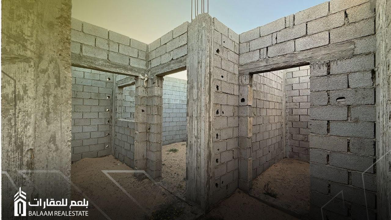 منزل عظم في طمينة — شارع واحد