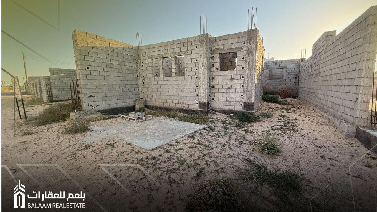 منزل عظم في طمينة — شارع واحد