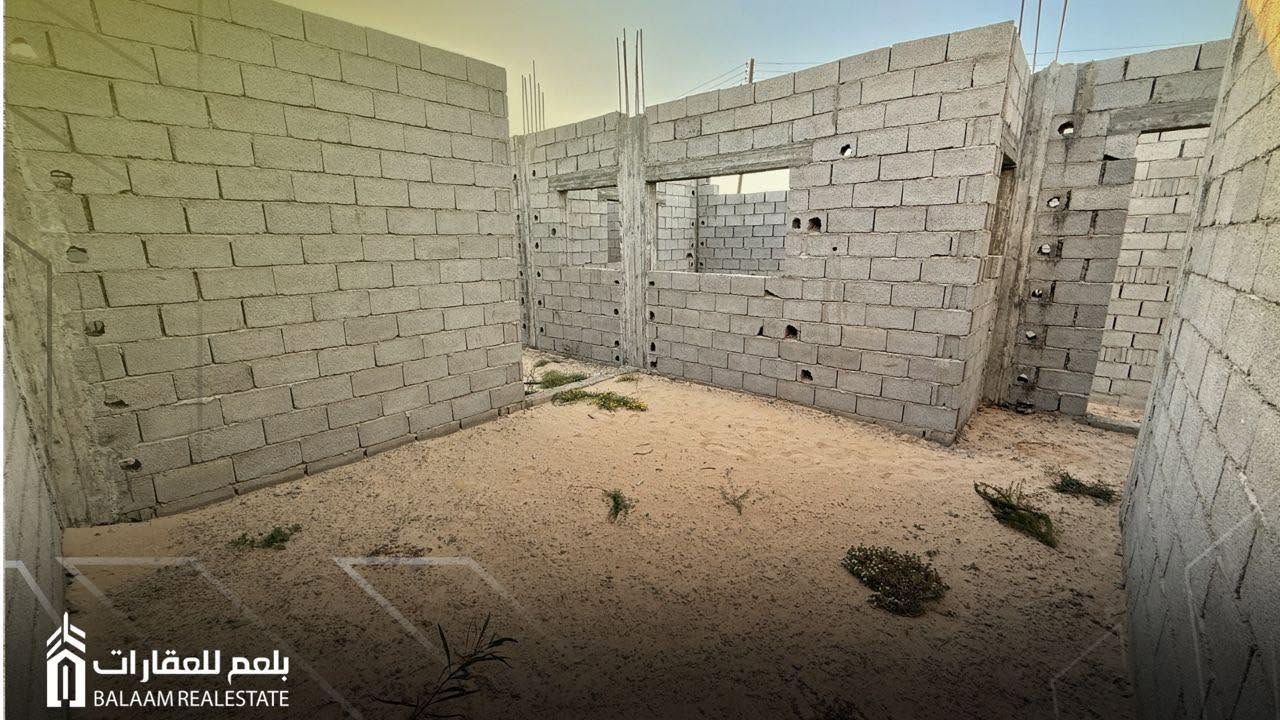 منزل عظم في طمينة — على شارعين