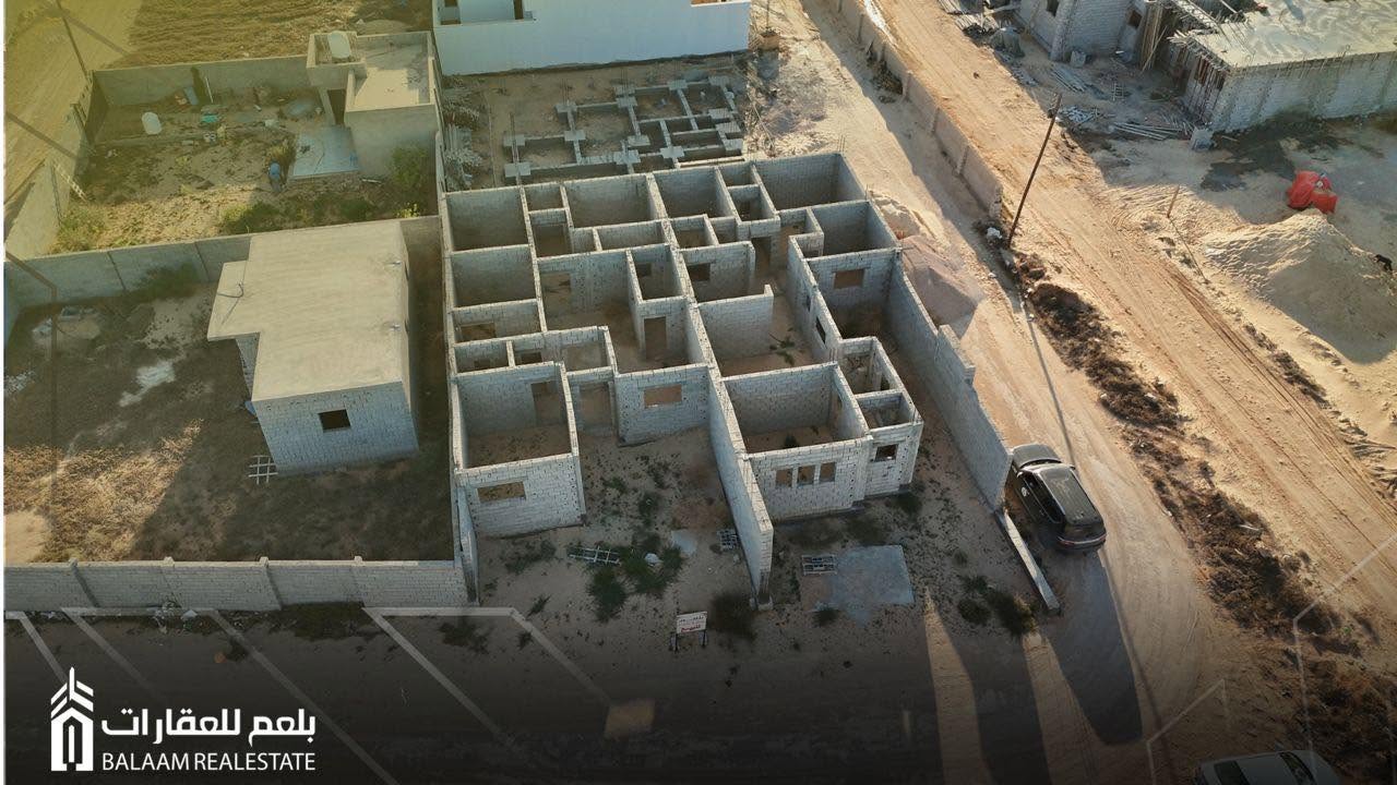 منزل عظم في طمينة — على شارعين